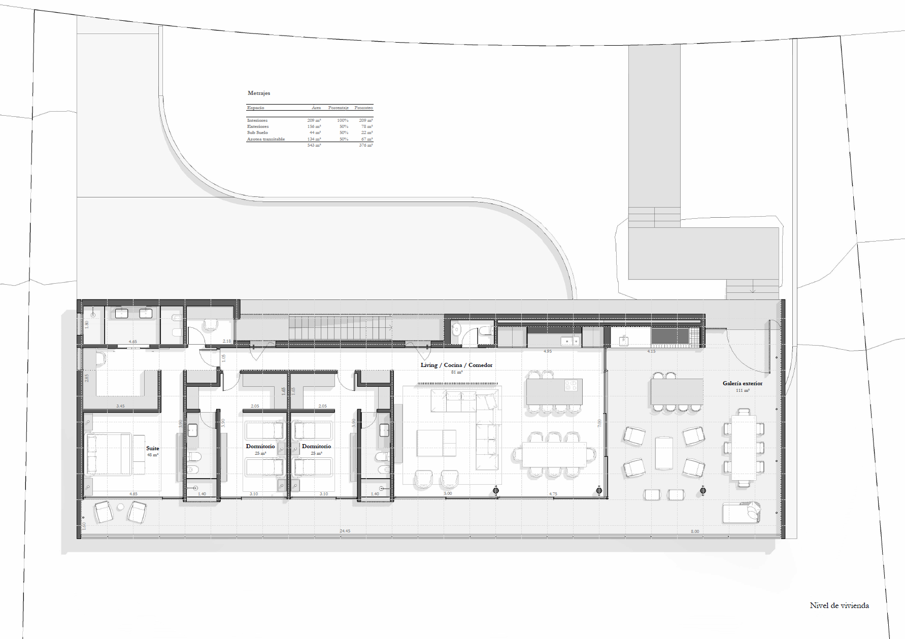 Planta del nivel de vivienda con tres dormitorios, áreas sociales y cuadro de metrajes